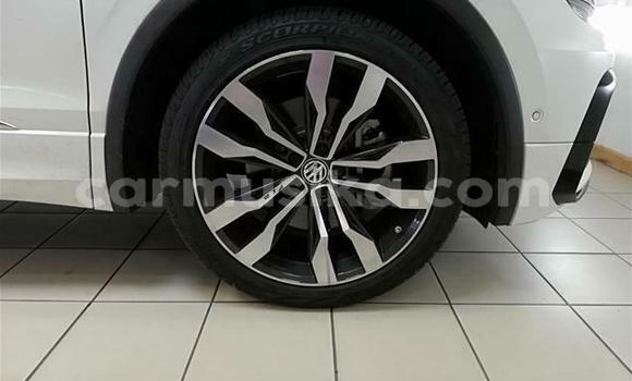 Acheter Occasion Voiture Volkswagen Tiguan Blanc à Beitbridge, Matabeleland South Acheter Occasion Voiture Volkswagen Tiguan Blanc à Beitbridge, Matabeleland South