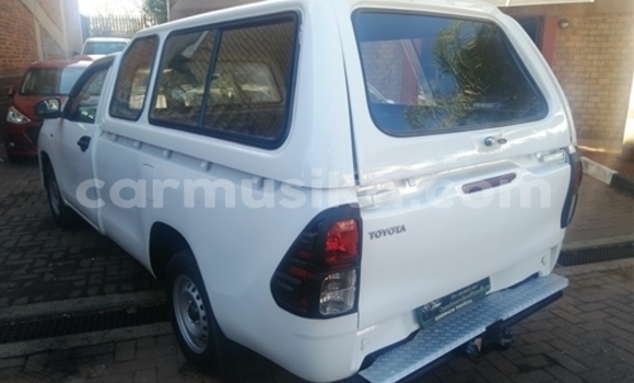 Tenga Tsaru Toyota Hilux Chena Mota in Beitbridge in Matabeleland South Tenga Tsaru Toyota Hilux Chena Mota in Beitbridge in Matabeleland South