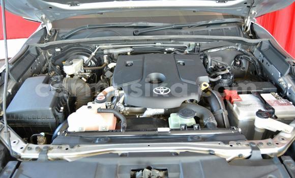 Acheter Occasion Voiture Toyota Fortuner Gris à Beitbridge, Matabeleland South Acheter Occasion Voiture Toyota Fortuner Gris à Beitbridge, Matabeleland South