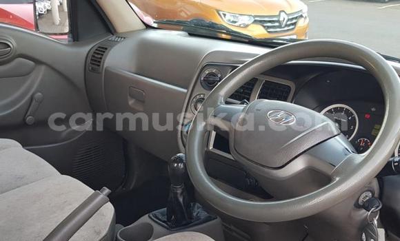 Acheter Occasion Voiture Hyundai H200 Blanc à Beitbridge, Matabeleland South Acheter Occasion Voiture Hyundai H200 Blanc à Beitbridge, Matabeleland South