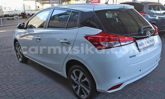 Acheter Occasion Voiture Toyota Yaris Blanc à Beitbridge, Matabeleland South Acheter Occasion Voiture Toyota Yaris Blanc à Beitbridge, Matabeleland South