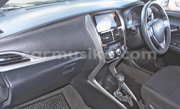 Acheter Occasion Voiture Toyota Yaris Blanc à Beitbridge, Matabeleland South Acheter Occasion Voiture Toyota Yaris Blanc à Beitbridge, Matabeleland South