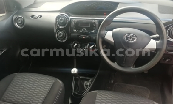 Tenga Tsaru Toyota Etios Tsvuku Mota in Beitbridge in Matabeleland South Tenga Tsaru Toyota Etios Tsvuku Mota in Beitbridge in Matabeleland South