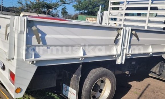 Buy Used Hyundai H200 White Truck in Beitbridge in Matabeleland South Buy Used Hyundai H200 White Truck in Beitbridge in Matabeleland South
