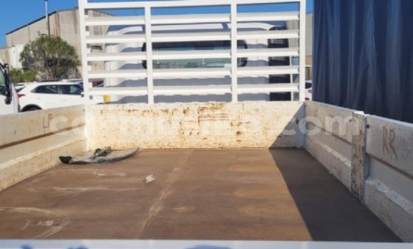 Buy Used Hyundai H200 White Truck in Beitbridge in Matabeleland South Buy Used Hyundai H200 White Truck in Beitbridge in Matabeleland South