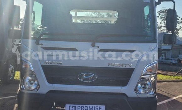 Buy Used Hyundai H200 White Truck in Beitbridge in Matabeleland South Buy Used Hyundai H200 White Truck in Beitbridge in Matabeleland South