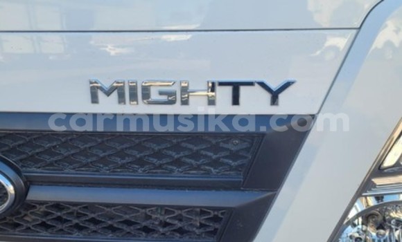 Buy Used Hyundai H200 White Truck in Beitbridge in Matabeleland South Buy Used Hyundai H200 White Truck in Beitbridge in Matabeleland South