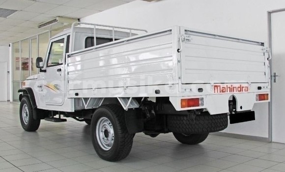 Buy Used Mahindra Commander White Car in Beitbridge in Matabeleland South Buy Used Mahindra Commander White Car in Beitbridge in Matabeleland South