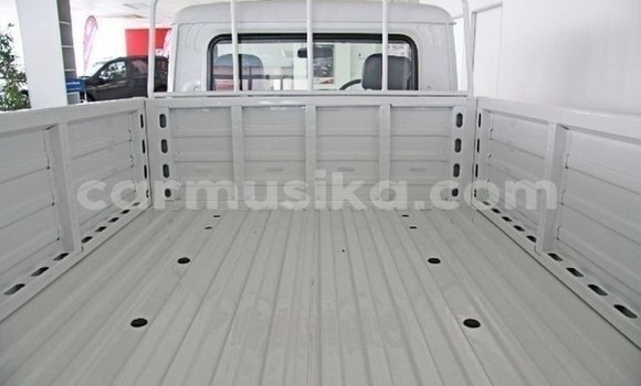 Buy Used Mahindra Commander White Car in Beitbridge in Matabeleland South Buy Used Mahindra Commander White Car in Beitbridge in Matabeleland South