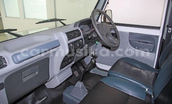 Buy Used Mahindra Commander White Car in Beitbridge in Matabeleland South Buy Used Mahindra Commander White Car in Beitbridge in Matabeleland South