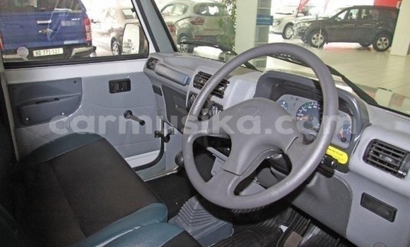 Buy Used Mahindra Commander White Car in Beitbridge in Matabeleland South Buy Used Mahindra Commander White Car in Beitbridge in Matabeleland South