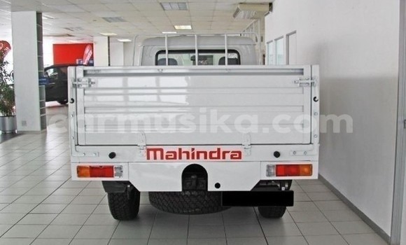 Buy Used Mahindra Commander White Car in Beitbridge in Matabeleland South Buy Used Mahindra Commander White Car in Beitbridge in Matabeleland South