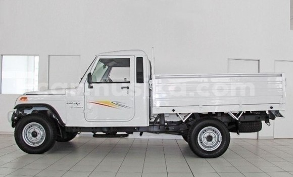 Buy Used Mahindra Commander White Car in Beitbridge in Matabeleland South Buy Used Mahindra Commander White Car in Beitbridge in Matabeleland South