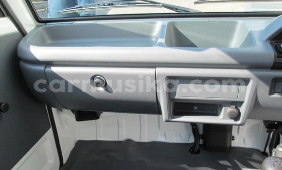 Tenga Tsaru Suzuki Carry Chena Rori in Beitbridge in Matabeleland South Tenga Tsaru Suzuki Carry Chena Rori in Beitbridge in Matabeleland South