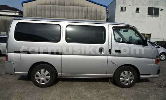 Acheter Occasion Voiture Nissan Caravan Gris à Beitbridge, Matabeleland South Acheter Occasion Voiture Nissan Caravan Gris à Beitbridge, Matabeleland South