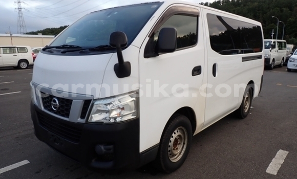 Buy Used Nissan NV350 Caravan White Car in Beitbridge in Matabeleland South