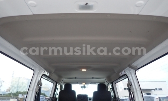 Acheter Occasion Voiture Nissan NV350 Caravan Blanc à Beitbridge, Matabeleland South Acheter Occasion Voiture Nissan NV350 Caravan Blanc à Beitbridge, Matabeleland South