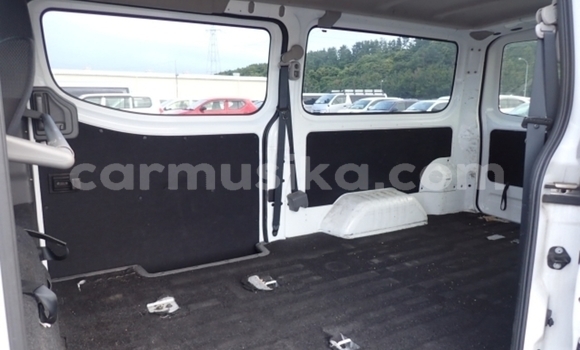Acheter Occasion Voiture Nissan NV350 Caravan Blanc à Beitbridge, Matabeleland South Acheter Occasion Voiture Nissan NV350 Caravan Blanc à Beitbridge, Matabeleland South