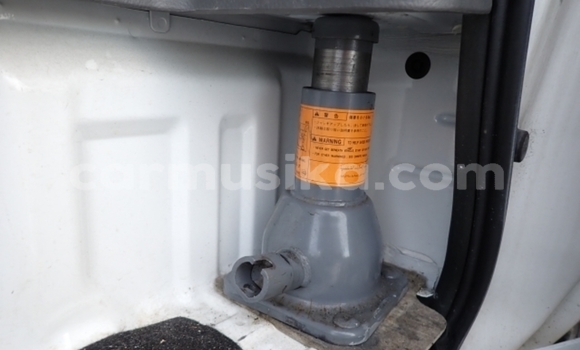 Acheter Occasion Voiture Nissan NV350 Caravan Blanc à Beitbridge, Matabeleland South Acheter Occasion Voiture Nissan NV350 Caravan Blanc à Beitbridge, Matabeleland South