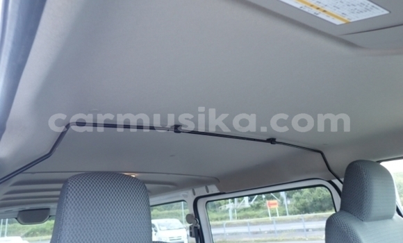 Acheter Occasion Voiture Nissan NV350 Caravan Blanc à Beitbridge, Matabeleland South Acheter Occasion Voiture Nissan NV350 Caravan Blanc à Beitbridge, Matabeleland South