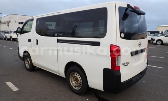 Acheter Occasion Voiture Nissan NV350 Caravan Blanc à Beitbridge, Matabeleland South Acheter Occasion Voiture Nissan NV350 Caravan Blanc à Beitbridge, Matabeleland South