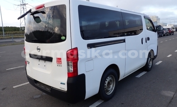 Acheter Occasion Voiture Nissan NV350 Caravan Blanc à Beitbridge, Matabeleland South Acheter Occasion Voiture Nissan NV350 Caravan Blanc à Beitbridge, Matabeleland South