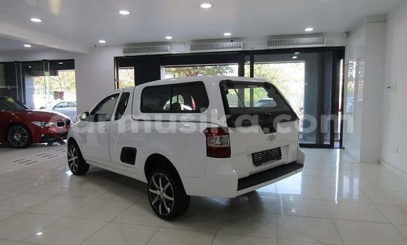 Acheter Occasion Voiture Chevrolet Corsa Blanc à Beitbridge, Matabeleland South Acheter Occasion Voiture Chevrolet Corsa Blanc à Beitbridge, Matabeleland South