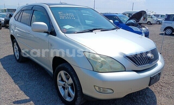 Nunua Ilio tumika Toyota Harrier Fedha Gari ndani ya Harare nchini Harare