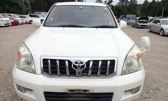 Buy Used Toyota Land Cruiser Prado White Car in Harare in Harare Buy Used Toyota Land Cruiser Prado White Car in Harare in Harare