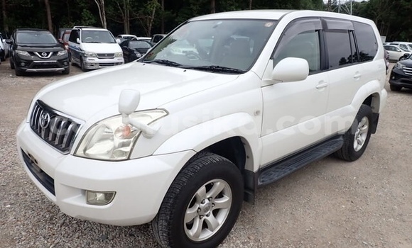 Buy Used Toyota Land Cruiser Prado White Car in Harare in Harare Buy Used Toyota Land Cruiser Prado White Car in Harare in Harare