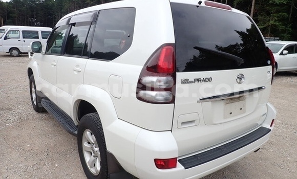 Buy Used Toyota Land Cruiser Prado White Car in Harare in Harare Buy Used Toyota Land Cruiser Prado White Car in Harare in Harare