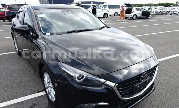 Nunua Ilio tumika Mazda Axela Nyeusi Gari ndani ya Harare nchini Harare