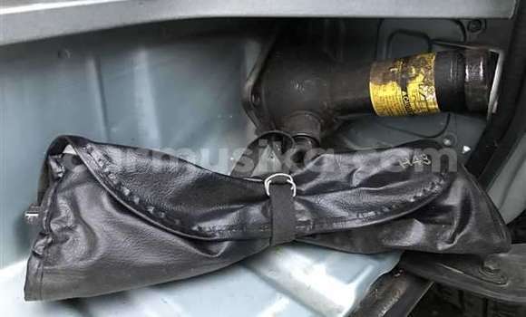 Tenga Tsaru Toyota Hiace Zvimwe Mota in Beitbridge in Matabeleland South Tenga Tsaru Toyota Hiace Zvimwe Mota in Beitbridge in Matabeleland South