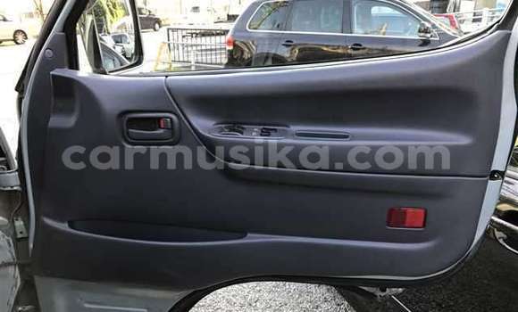 Tenga Tsaru Toyota Hiace Zvimwe Mota in Beitbridge in Matabeleland South Tenga Tsaru Toyota Hiace Zvimwe Mota in Beitbridge in Matabeleland South