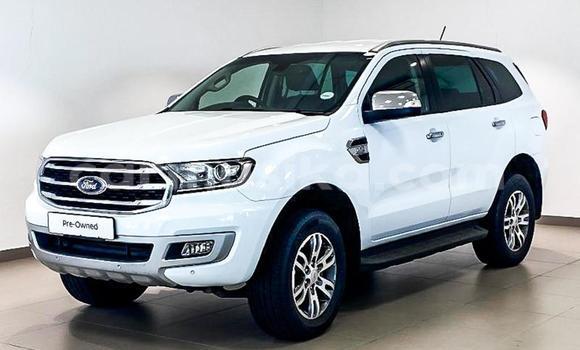Buy Used Ford Everest White Car in Beitbridge in Matabeleland South