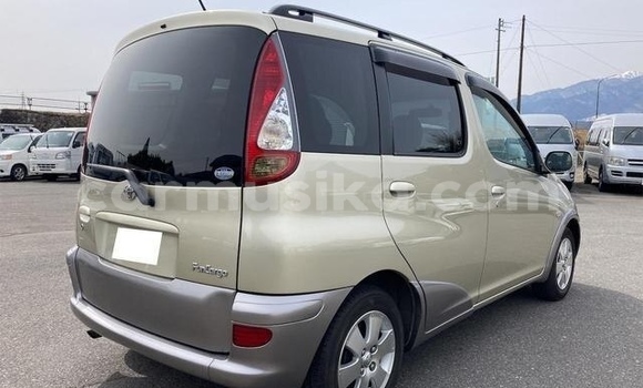 Tenga Tsaru Toyota FunCargo Zvimwe Mota in Beitbridge in Matabeleland South Tenga Tsaru Toyota FunCargo Zvimwe Mota in Beitbridge in Matabeleland South