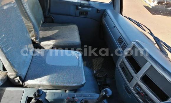 Nunua Ilio tumika Nissan UD Nyeupe Lori ndani ya Beitbridge nchini Matabeleland Kusini Nunua Ilio tumika Nissan UD Nyeupe Lori ndani ya Beitbridge nchini Matabeleland Kusini