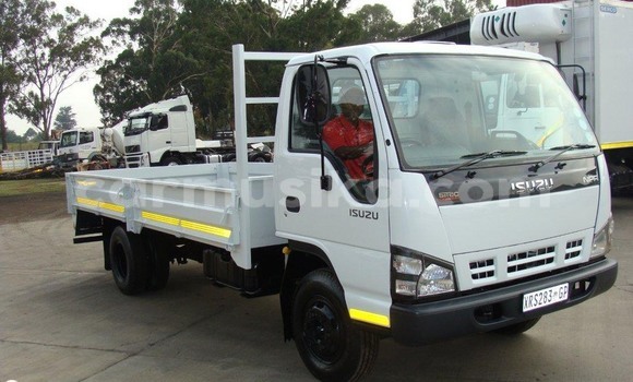 Acheter Occasion Utilitaire Isuzu FTR 850 Blanc à Beitbridge, Matabeleland South Acheter Occasion Utilitaire Isuzu FTR 850 Blanc à Beitbridge, Matabeleland South