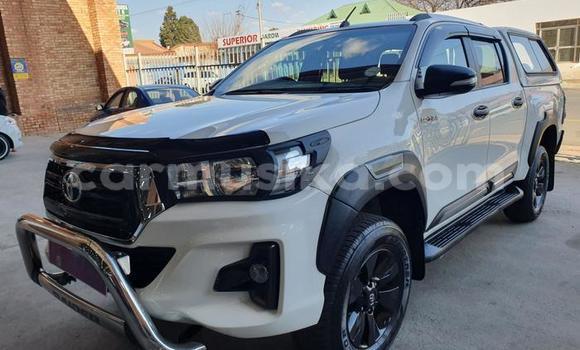 Nunua Ilio tumika Toyota Hilux Nyeupe Gari ndani ya Beitbridge nchini Matabeleland Kusini