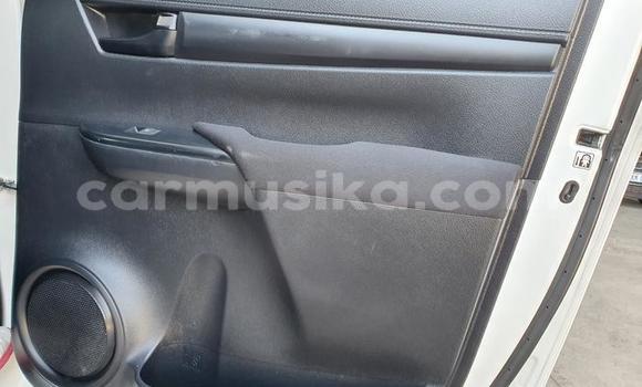 Acheter Occasion Voiture Toyota Hilux Blanc à Beitbridge, Matabeleland South Acheter Occasion Voiture Toyota Hilux Blanc à Beitbridge, Matabeleland South