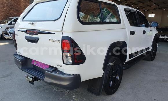 Acheter Occasion Voiture Toyota Hilux Blanc à Beitbridge, Matabeleland South Acheter Occasion Voiture Toyota Hilux Blanc à Beitbridge, Matabeleland South
