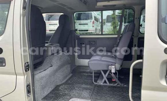 Acheter Occasion Voiture Nissan Caravan Gris à Beitbridge, Matabeleland South Acheter Occasion Voiture Nissan Caravan Gris à Beitbridge, Matabeleland South