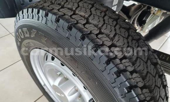 Acheter Occasion Voiture Isuzu KB Blanc à Beitbridge, Matabeleland South Acheter Occasion Voiture Isuzu KB Blanc à Beitbridge, Matabeleland South