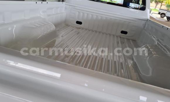 Acheter Occasion Voiture Isuzu KB Blanc à Beitbridge, Matabeleland South Acheter Occasion Voiture Isuzu KB Blanc à Beitbridge, Matabeleland South