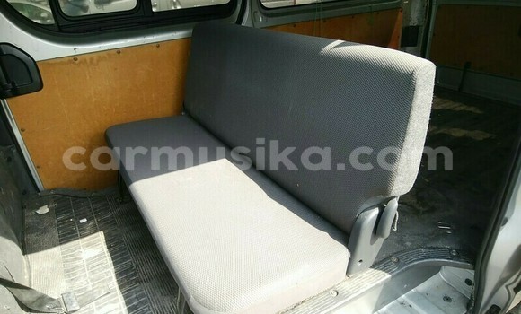 Acheter Occasion Voiture Toyota Hiace Gris à Beitbridge, Matabeleland South Acheter Occasion Voiture Toyota Hiace Gris à Beitbridge, Matabeleland South