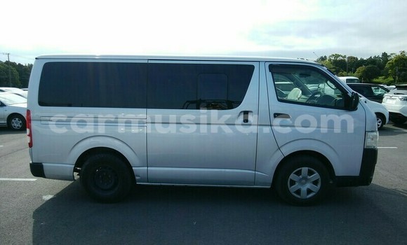 Acheter Occasion Voiture Toyota Hiace Gris à Beitbridge, Matabeleland South Acheter Occasion Voiture Toyota Hiace Gris à Beitbridge, Matabeleland South
