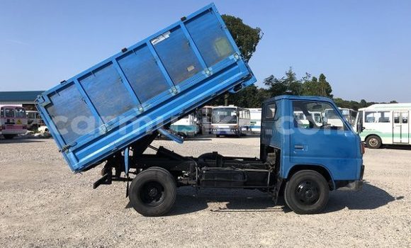 Nunua Ilio tumika Mitsubishi Canter Bluu Lori ndani ya Beitbridge nchini Matabeleland Kusini