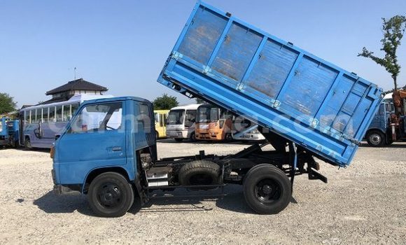 Acheter Occasion Utilitaire Mitsubishi Canter Bleu à Beitbridge, Matabeleland South Acheter Occasion Utilitaire Mitsubishi Canter Bleu à Beitbridge, Matabeleland South