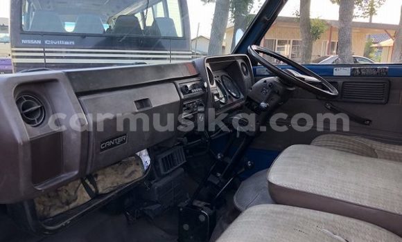 Acheter Occasion Utilitaire Mitsubishi Canter Bleu à Beitbridge, Matabeleland South Acheter Occasion Utilitaire Mitsubishi Canter Bleu à Beitbridge, Matabeleland South