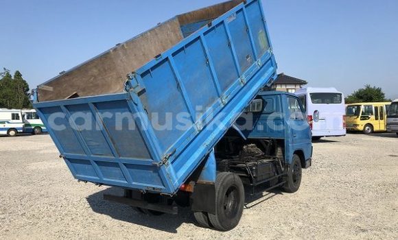Acheter Occasion Utilitaire Mitsubishi Canter Bleu à Beitbridge, Matabeleland South Acheter Occasion Utilitaire Mitsubishi Canter Bleu à Beitbridge, Matabeleland South